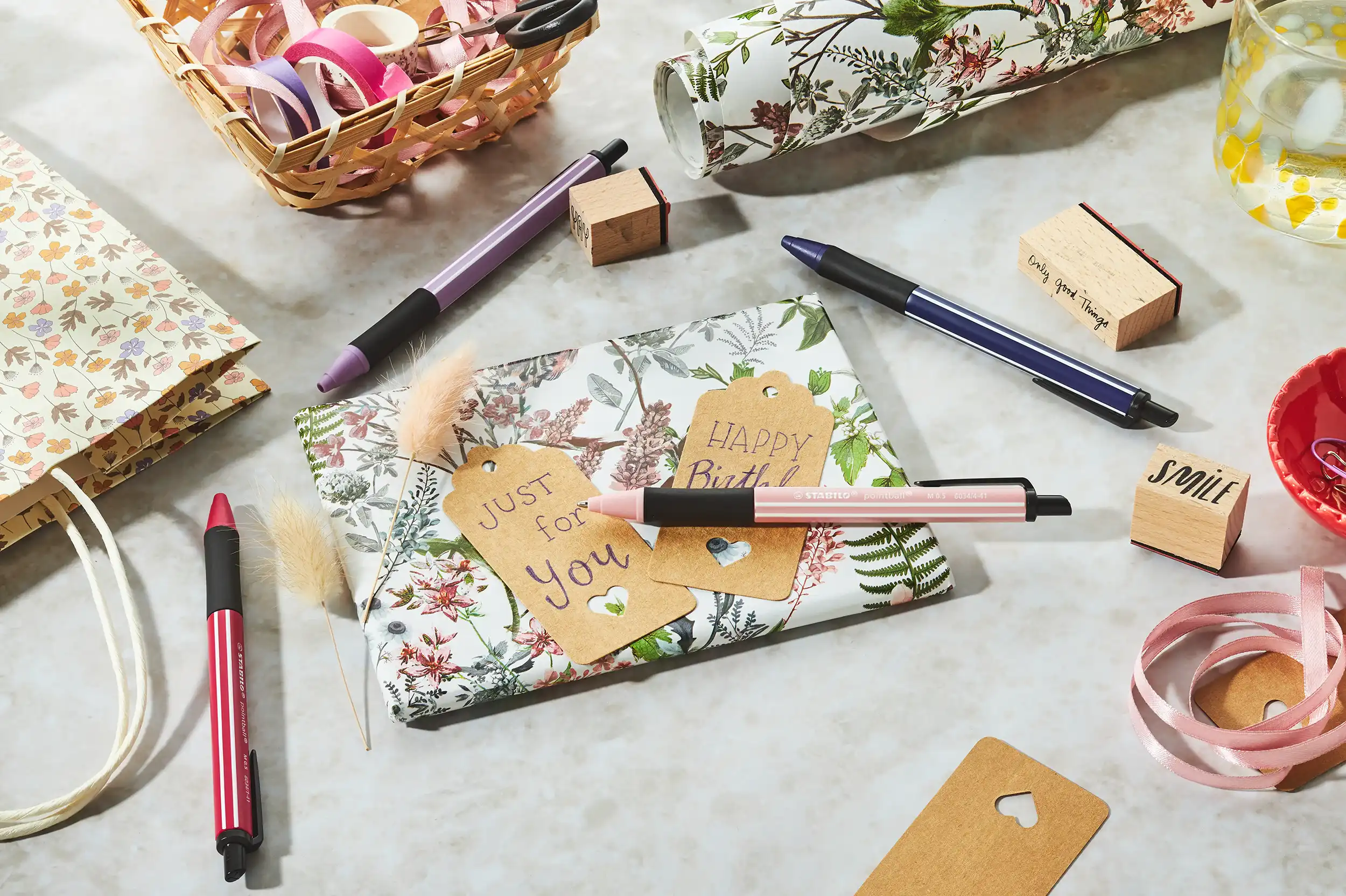 STABILO pointball Wildflower in action