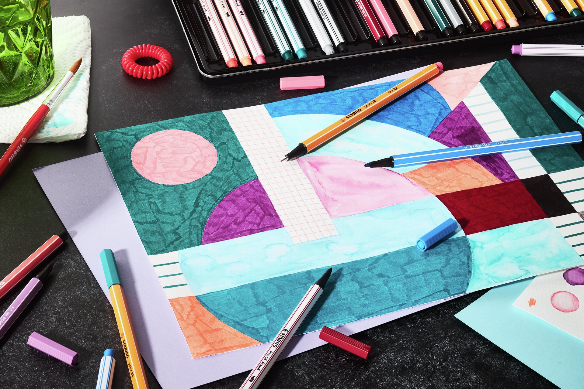 buntstifte, künstlermaterialien, zeichnungspapier, geometrisches design, markern