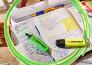 Textmarker STABILO BOSS ORIGINAL, highlighter, grüner Markierstift, notizen, Schreibwaren, Schreibtisch