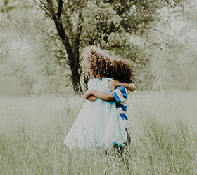 Gras, Pflanze, Umarmen, Person, Baum