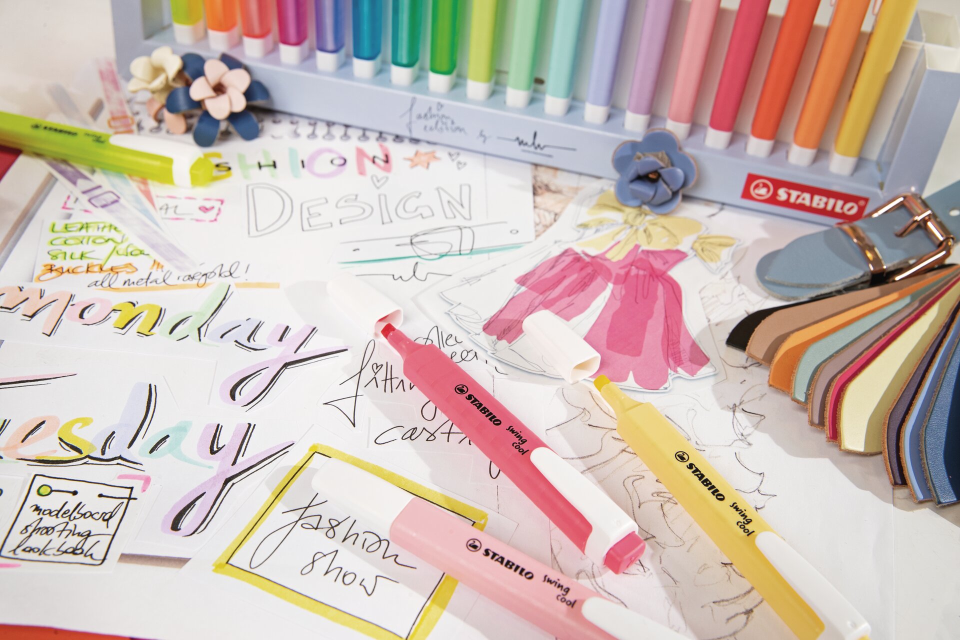 Textmarker STABILO swing cool, bunte Marker, Skizzenpapier, Mode-Design, Farbmuster, Papierbastelarbeiten